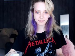 Username: Mississanta. Age: 0. Online: 2020-02-12. Bio: petite young camgirl from G. Speaking English. Live sex show: sexy with small tits doing it all on sex cam 